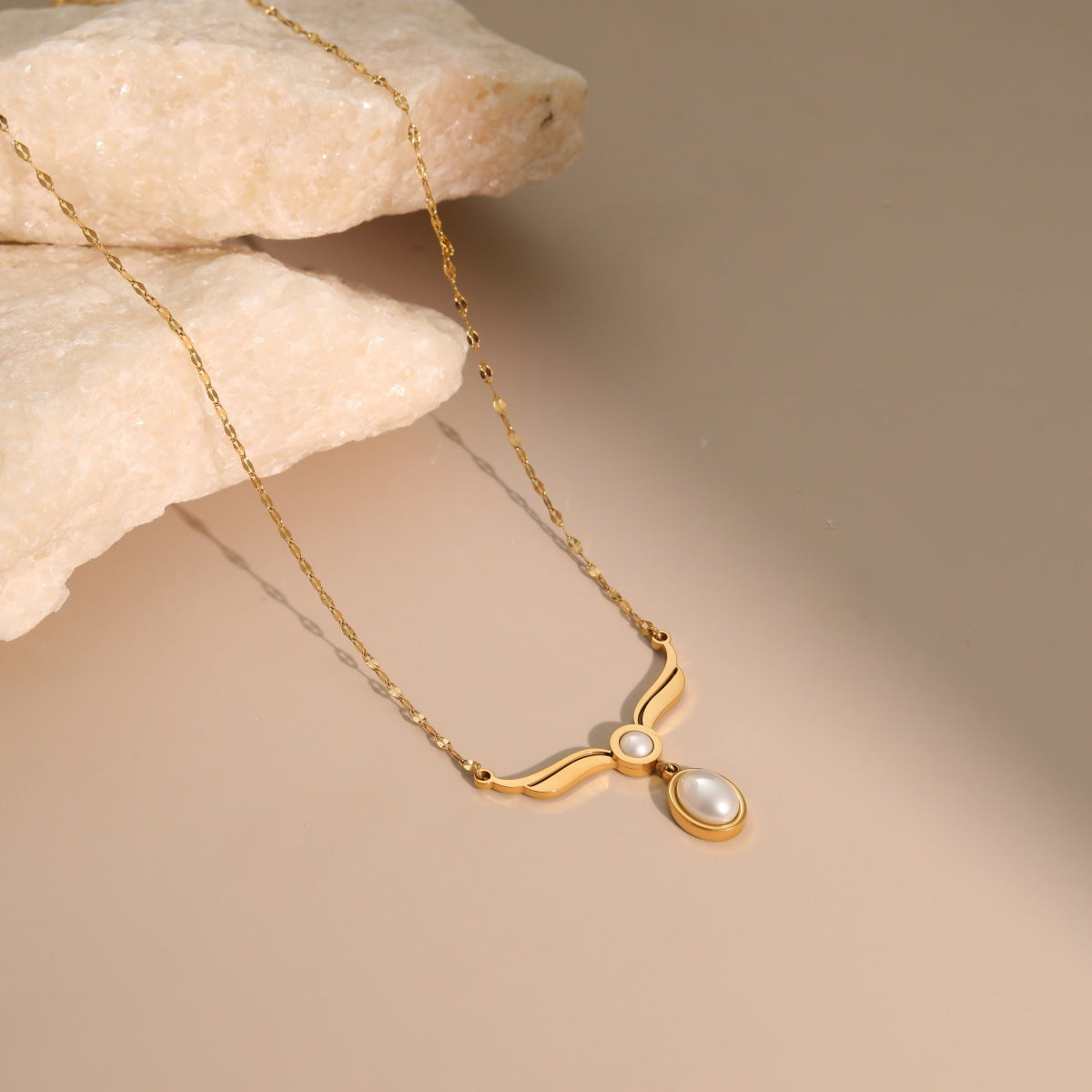 Stainless Steel Delicate Angel Wings Pearl Elegant Retro Temperament Clavicle Necklace