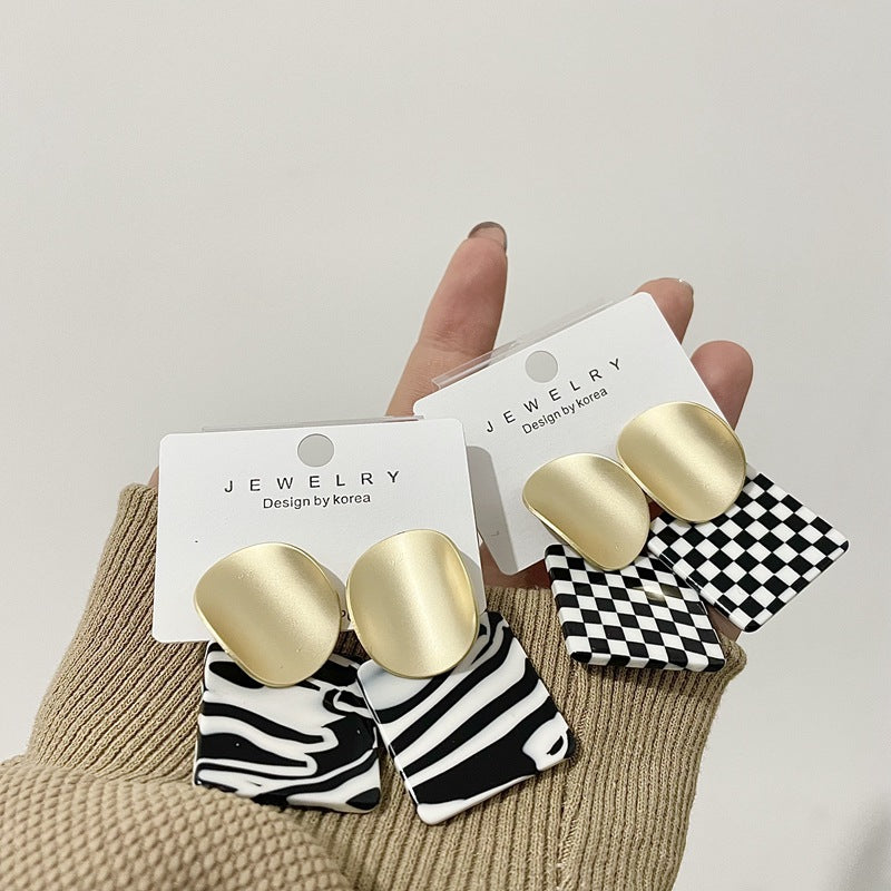 Frosted Gold Checkerboard Sier Needle Design Sense Earrings