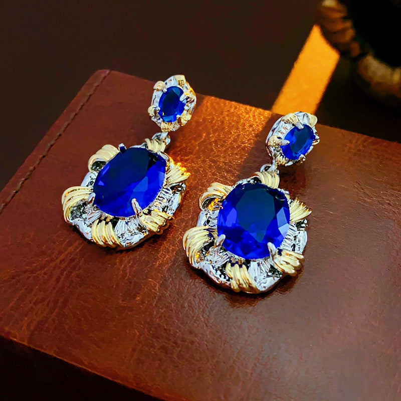 Women's Palace Style Sier Flower Light Luxury High-grade Design Sense Earrings
