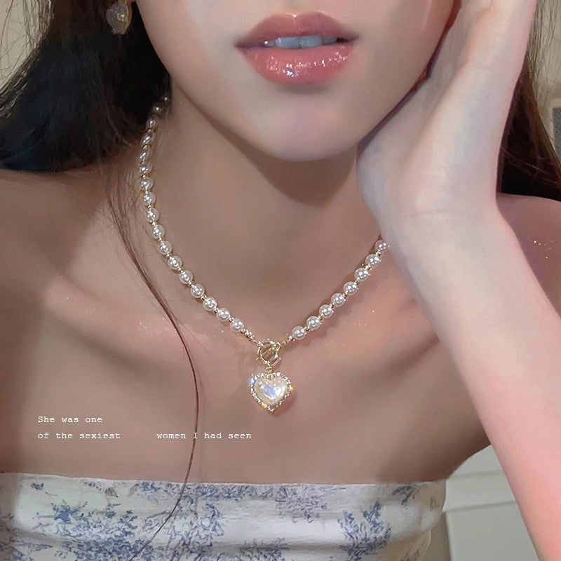Women's High-grade Butterfly Pearl Style Niche Clavicle Chain Light Luxury Necklaces