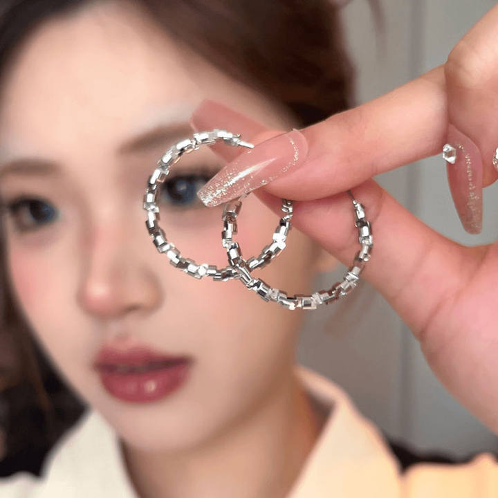 Style Hot Simple Eardrop Round Face Earrings