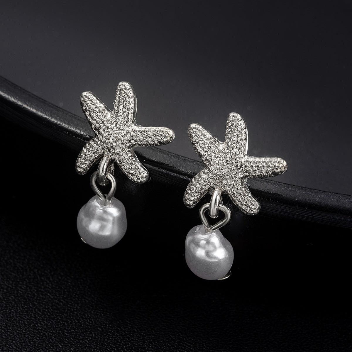 Women's Beach Vacation Style Alloy Starfish Shaped Stud Earrings