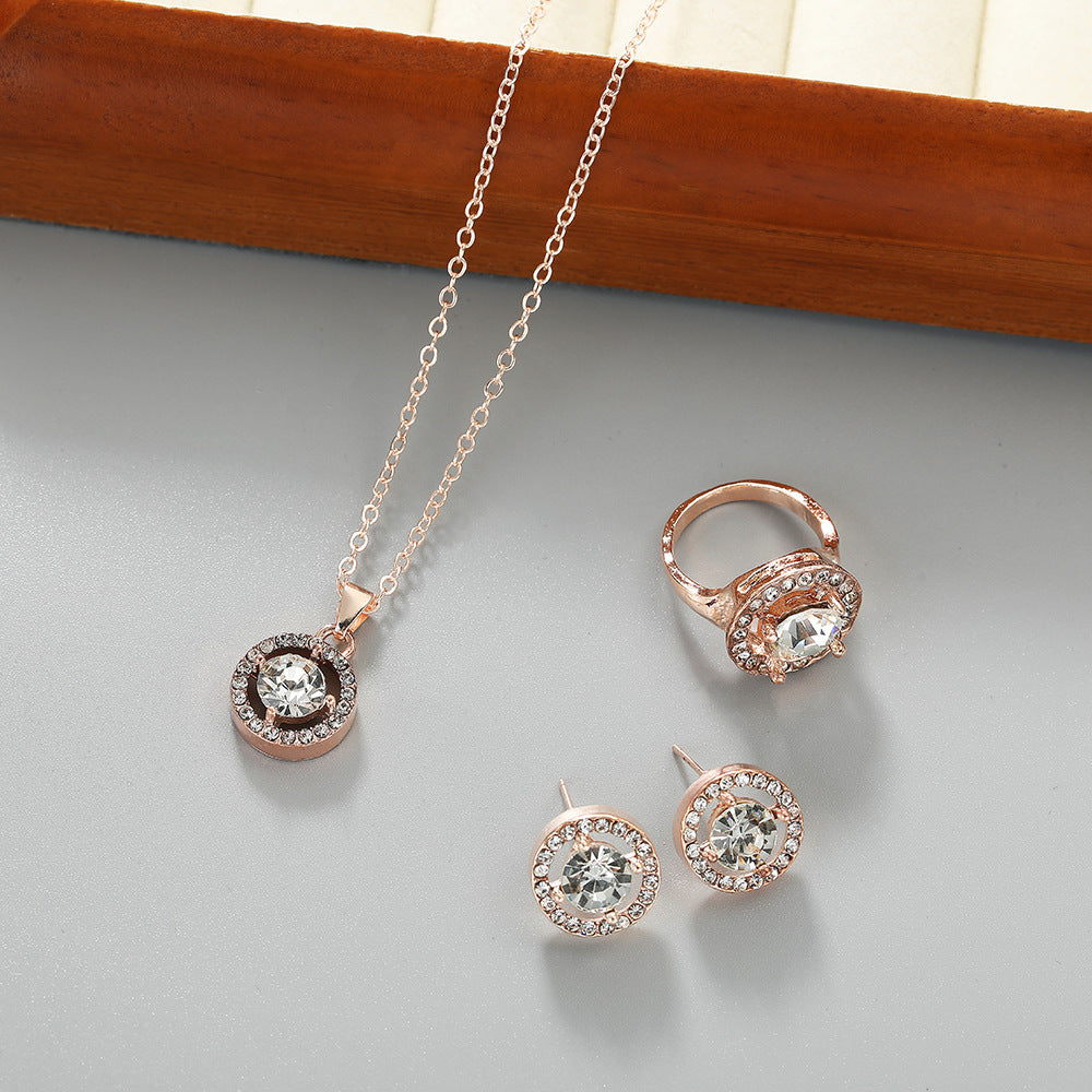 Stylish Round Crystal Bridal Gemstone Claw Rings