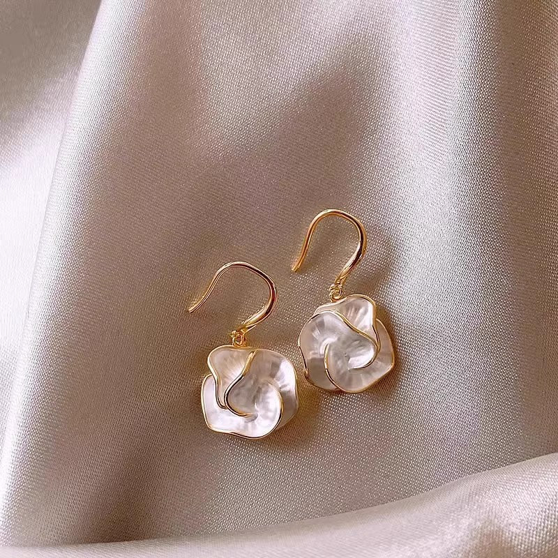 Inlaid Zircon Flower Elegant High-grade Pearl Earrings