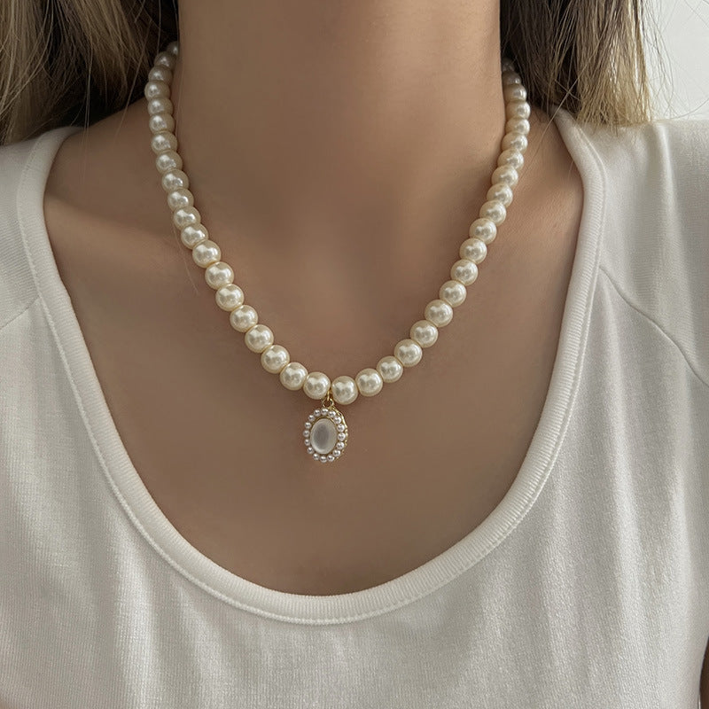 Women's Retro Pearl Light Luxury Minority High-grade Accessories Necklaces