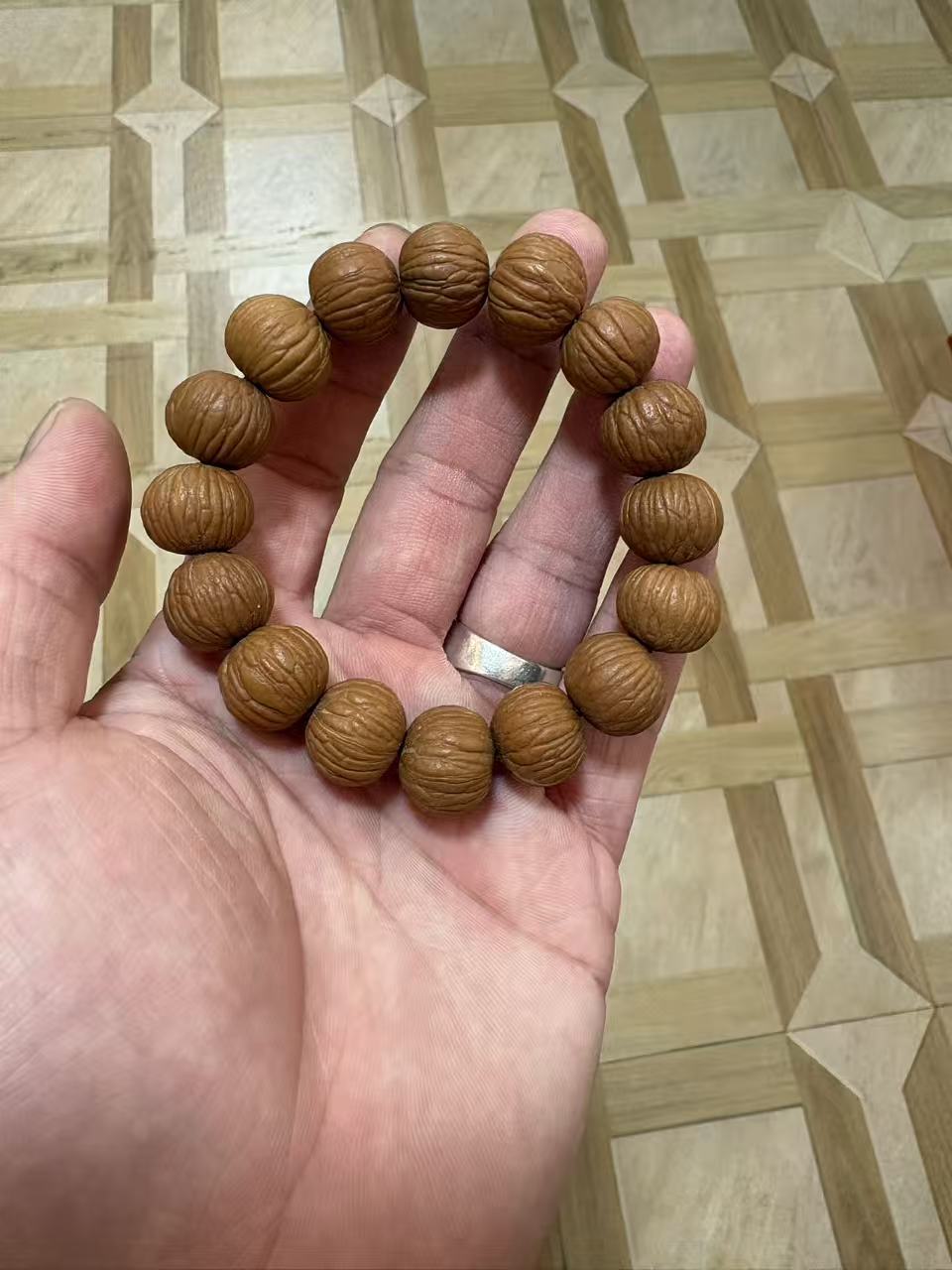 Women's & Men's Natural Primary Color Crafts Peach Pit Single Circle Hand Bracelet
