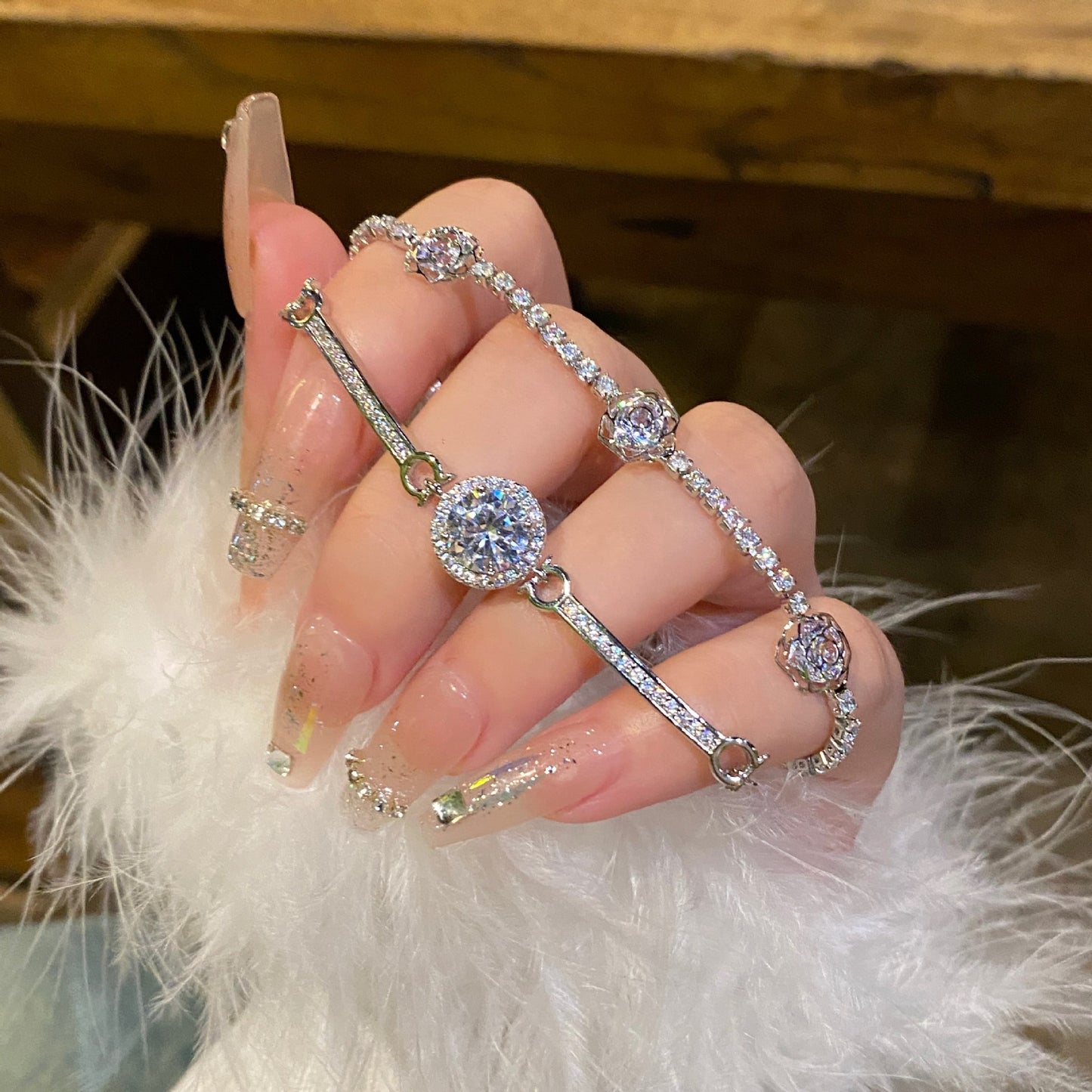 Women's French Style Refined Zircon Flower High-grade Light Luxury Niche Personality Bracelet