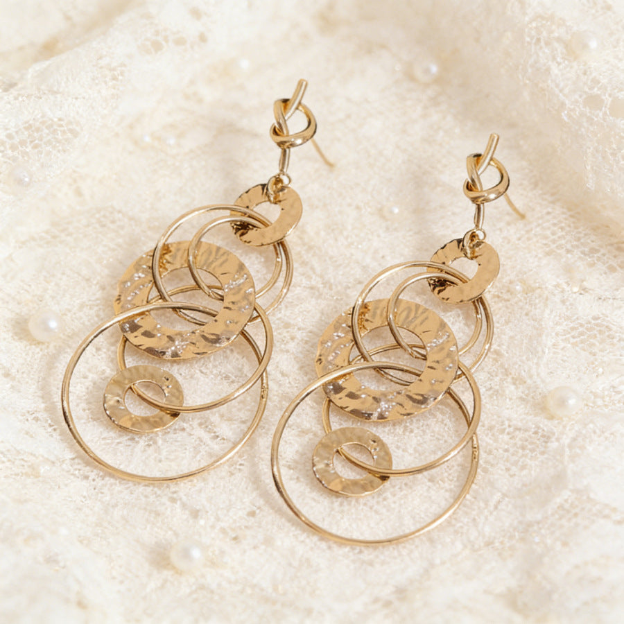 Women's Sier Needle Knotted Round Pleated Metal Tassel Stud Earrings