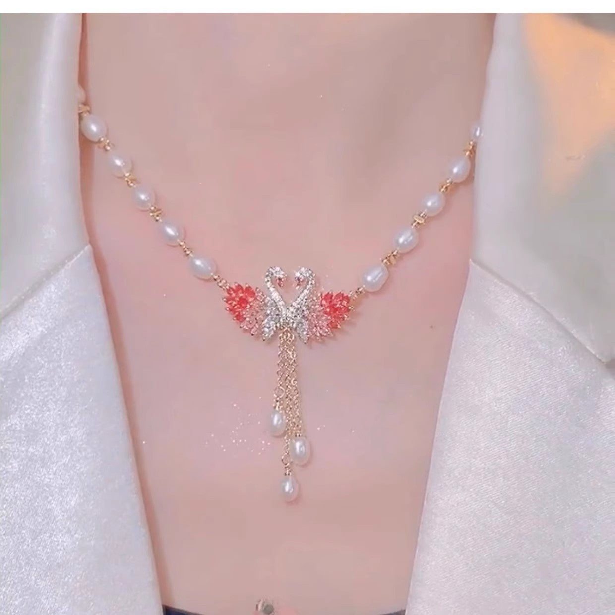 Swan High-grade Design Niche Pearl Clothes Necklace