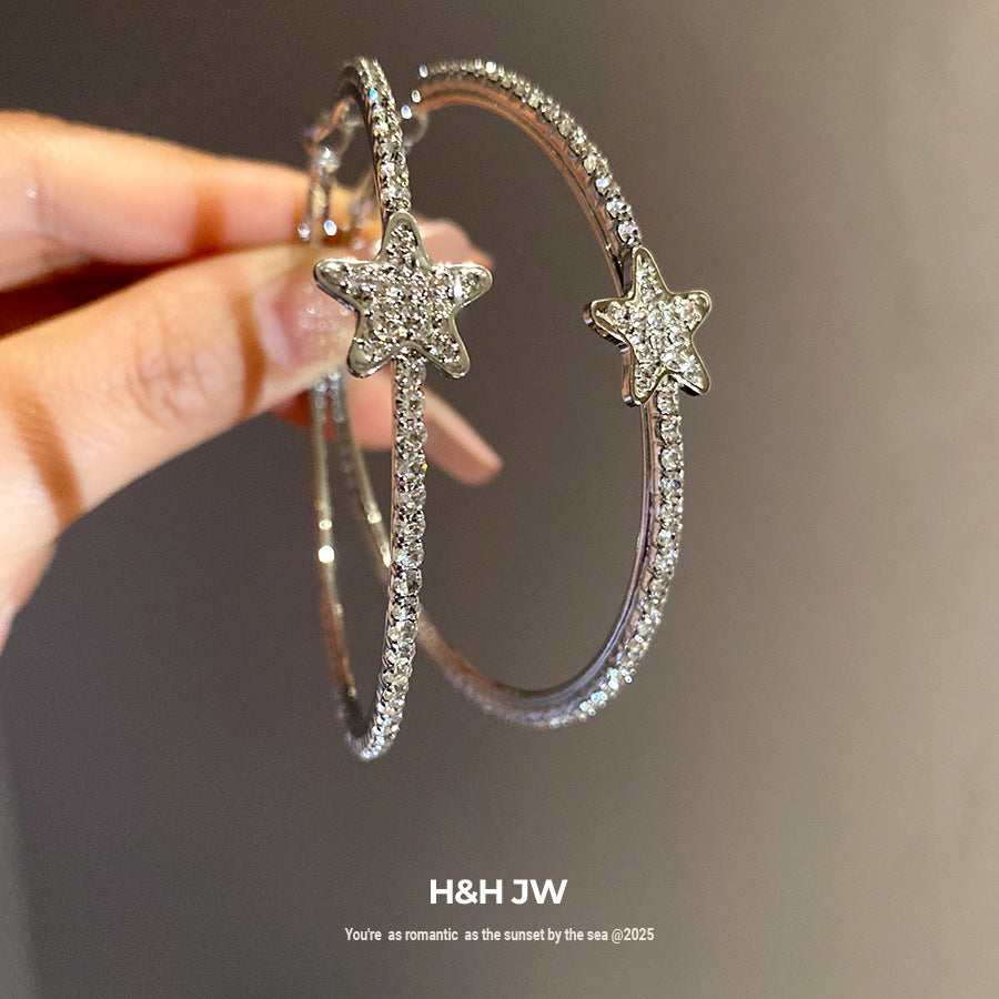 Women's Round Ear Simple Fashion Exquisite Versatile Light Earrings