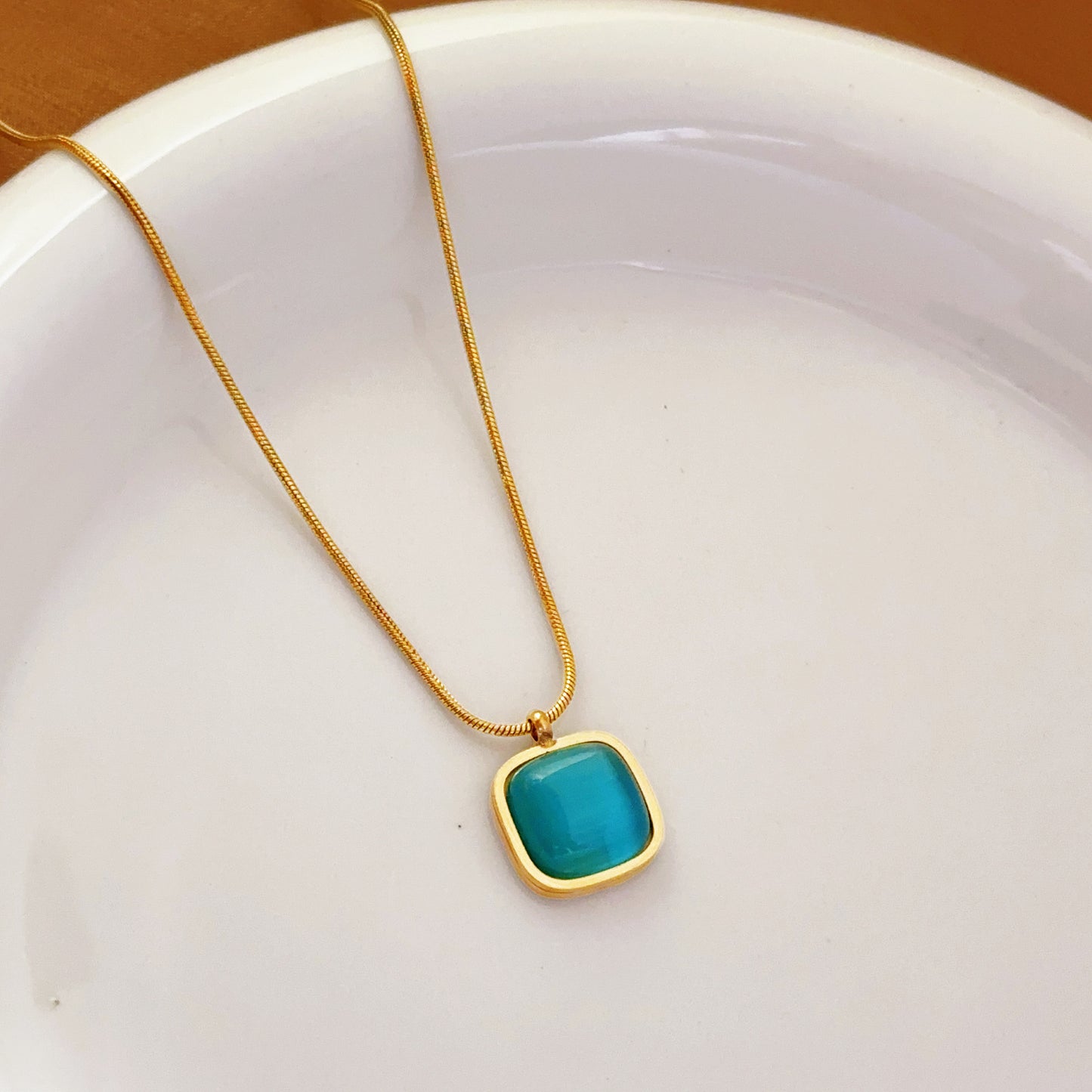 Women's Sugar Irregular Plate Light Luxury Fashion Temperament Clavicle Chain Necklaces