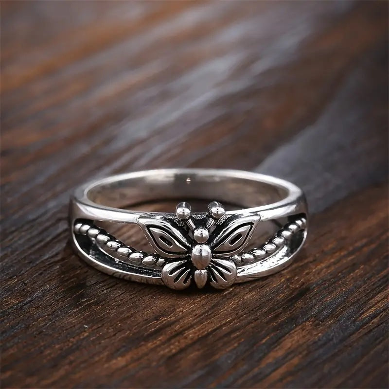 Hollow Butterfly Sense Party Fashion Temperament Birthday Ring