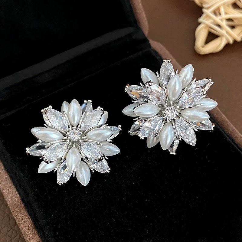 Women's Sier Needle Flower Color Zircon Mori Sweet Fashion Earrings