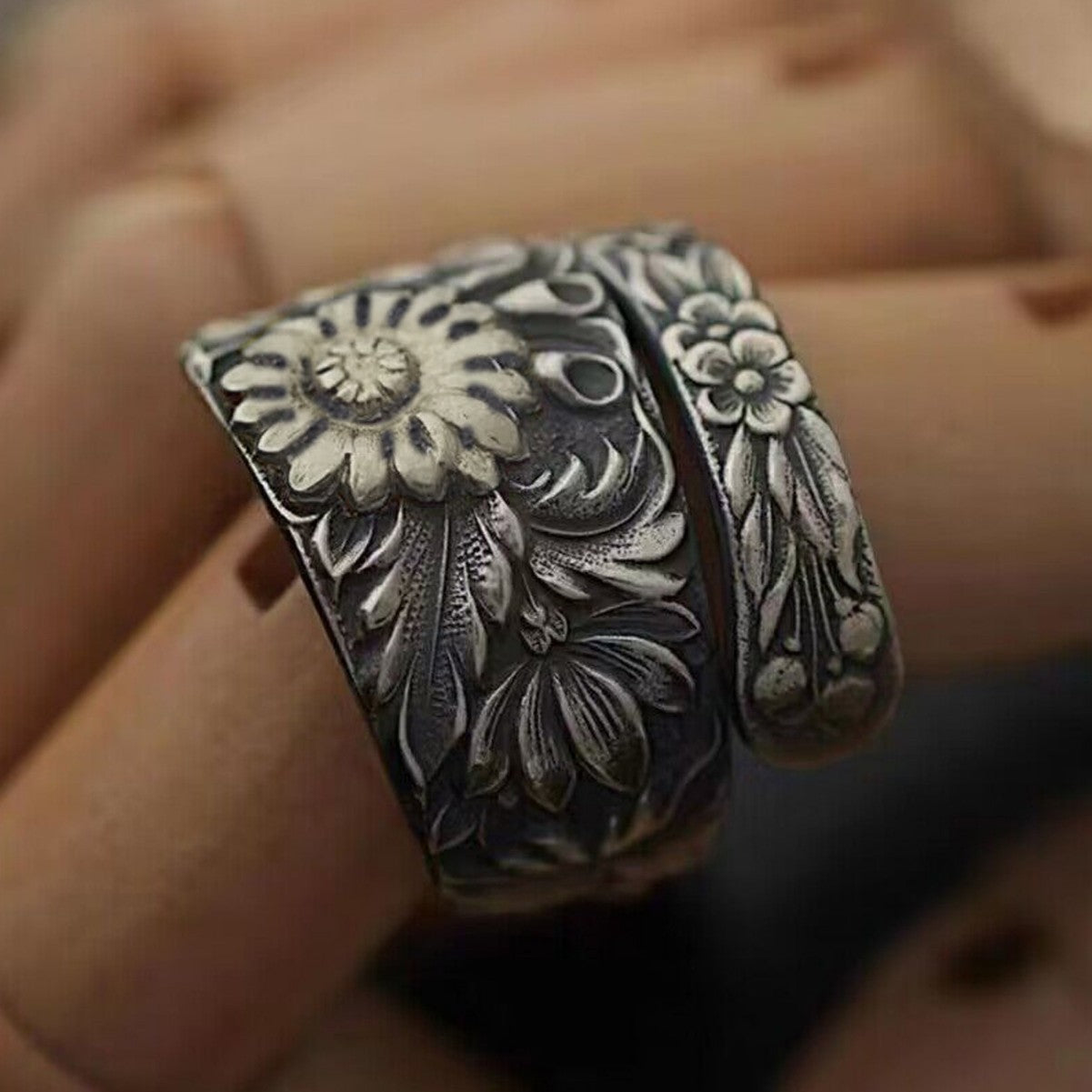 Classy Popular Sunflower Vintage Flower Carved Rings