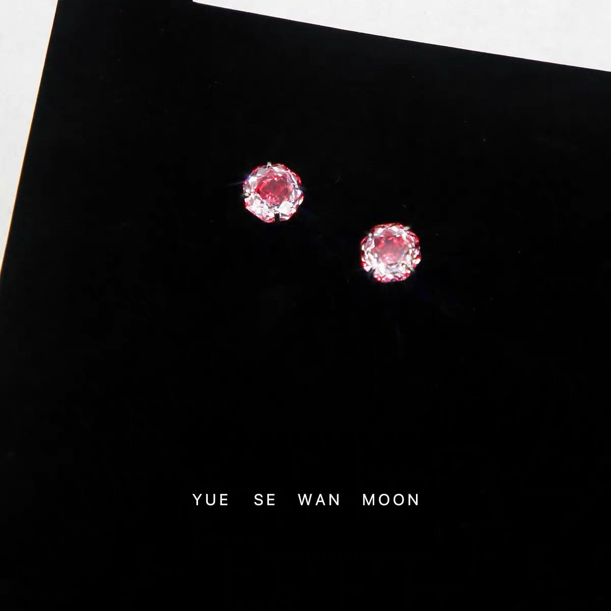 Zircon Flash Sandwich Cut Titanium Steel Ear Bone Exquisite Stud Earrings