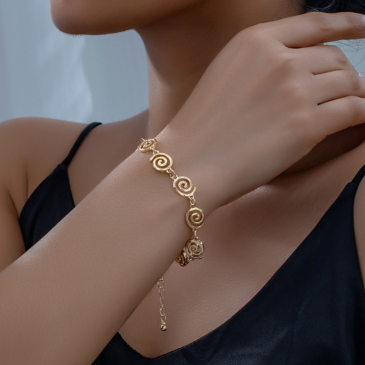 Women's Personalized Fashion Symbol Classic Style Simple Temperamental Bracelet