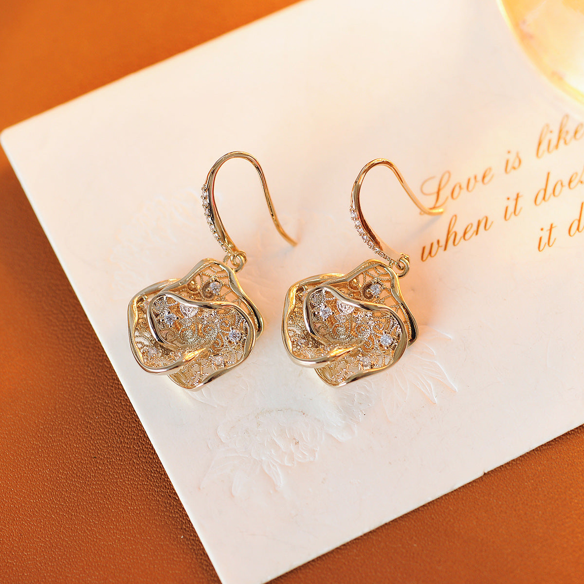 Design Hollow Jeweled Retro Fashion Personalized Ear Hook