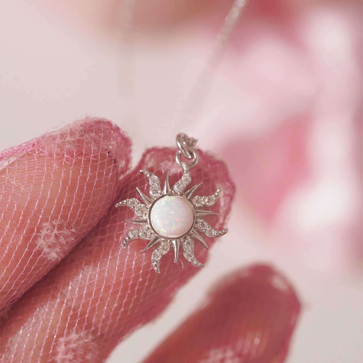 Unique Real Female Micro Inlaid Zircon Necklaces