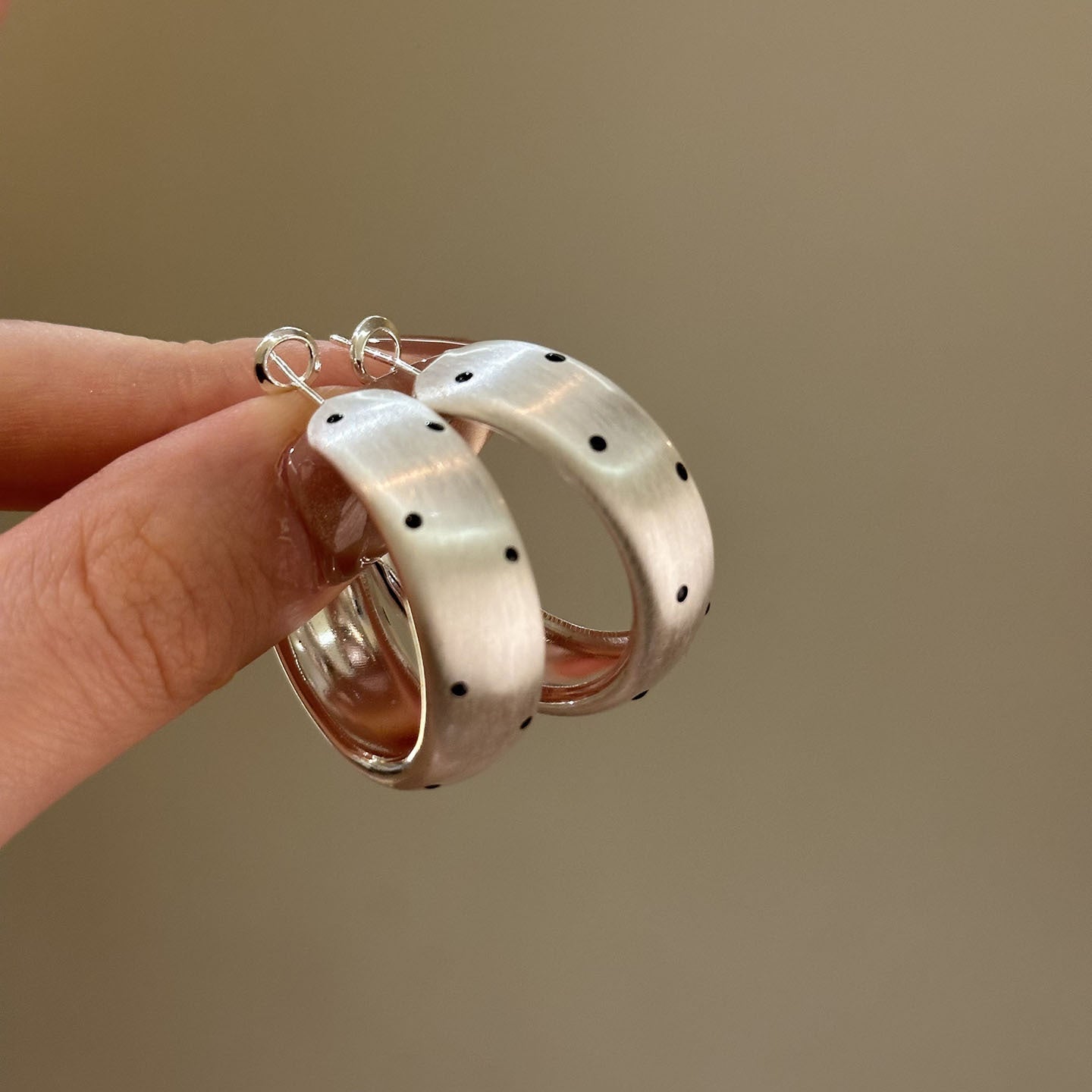 Women's Polka Dot Big Ear Fashion Personality Affordable Luxury High Sense Rings