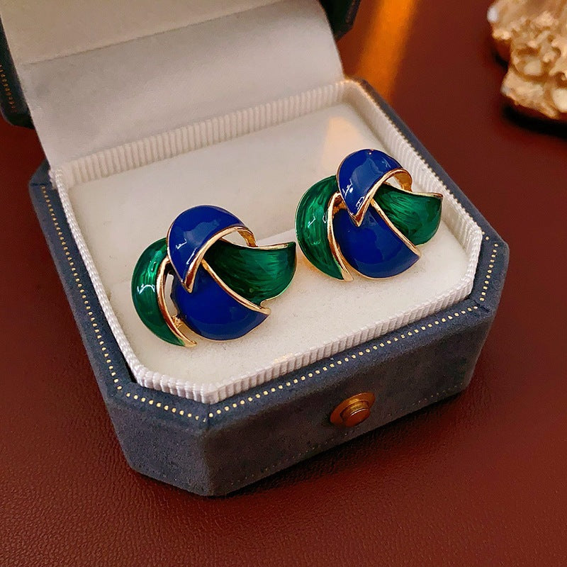 Women's Palace Style Sier Flower Light Luxury High-grade Design Sense Earrings