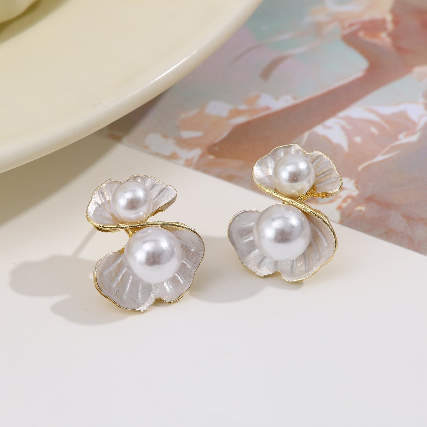Women's Ginkgo Unique Dignified Generous Style Shell Simple Stud Earrings