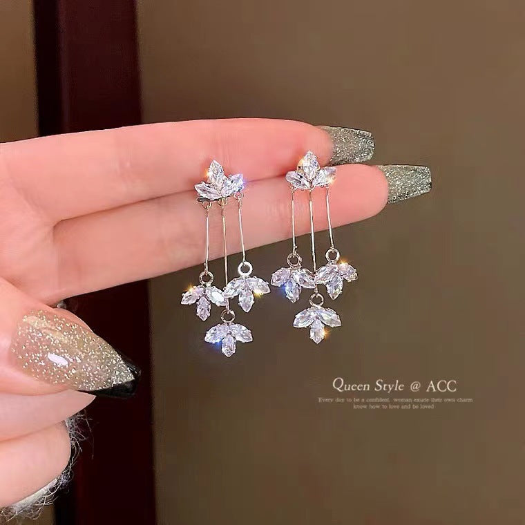 Sier Needle Super Flash Zircon Leaves Ear Simple Maple Leaf Stud Earrings