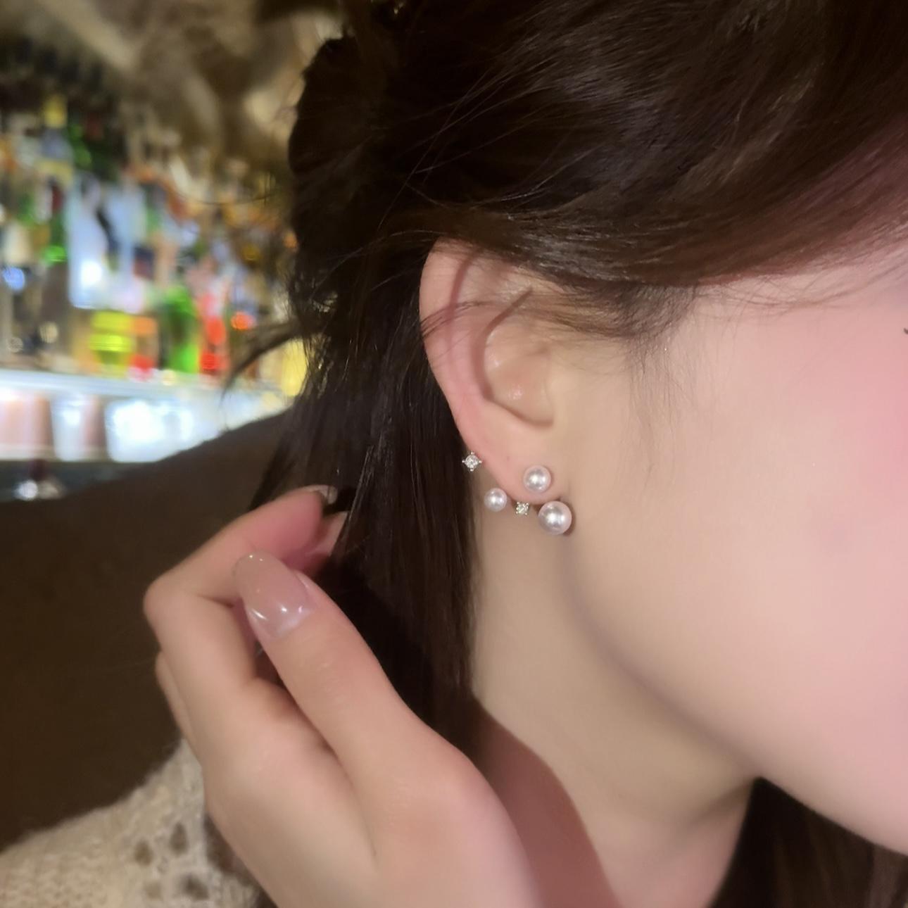 Women's Sky Imitation Pearl High-grade Light Luxury Minority Unique Earrings
