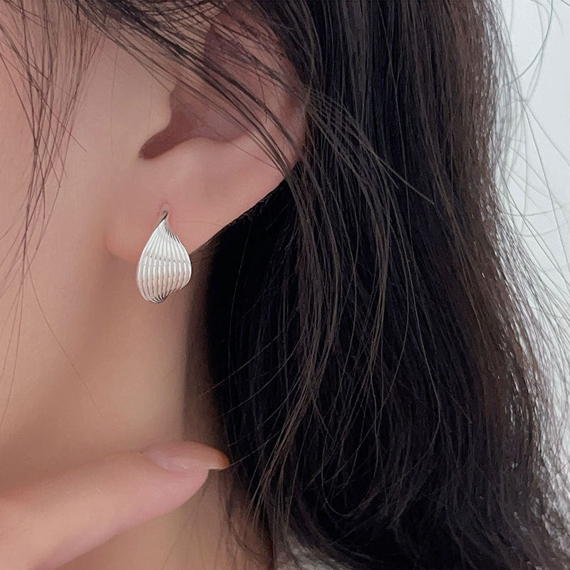 Cold Style Exquisite Light Luxury Sier Needle Circle Ear Earrings