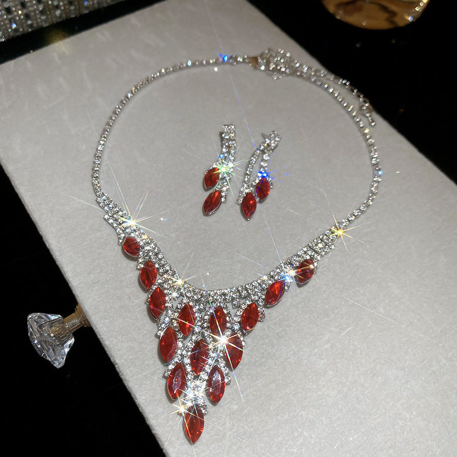 Women's Luxury Minority Clavicle Chain Palace Style Jewelry Set
