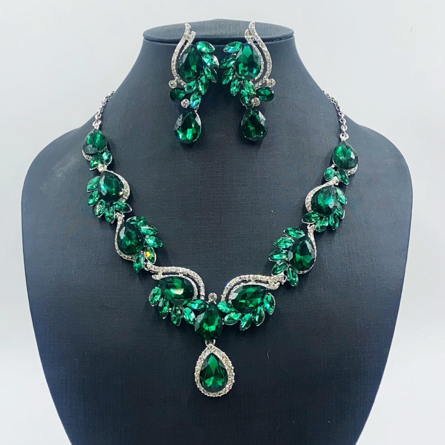 Women's Popular Gem Suite Fashion Temperament Bride Banquet Jewelry Set