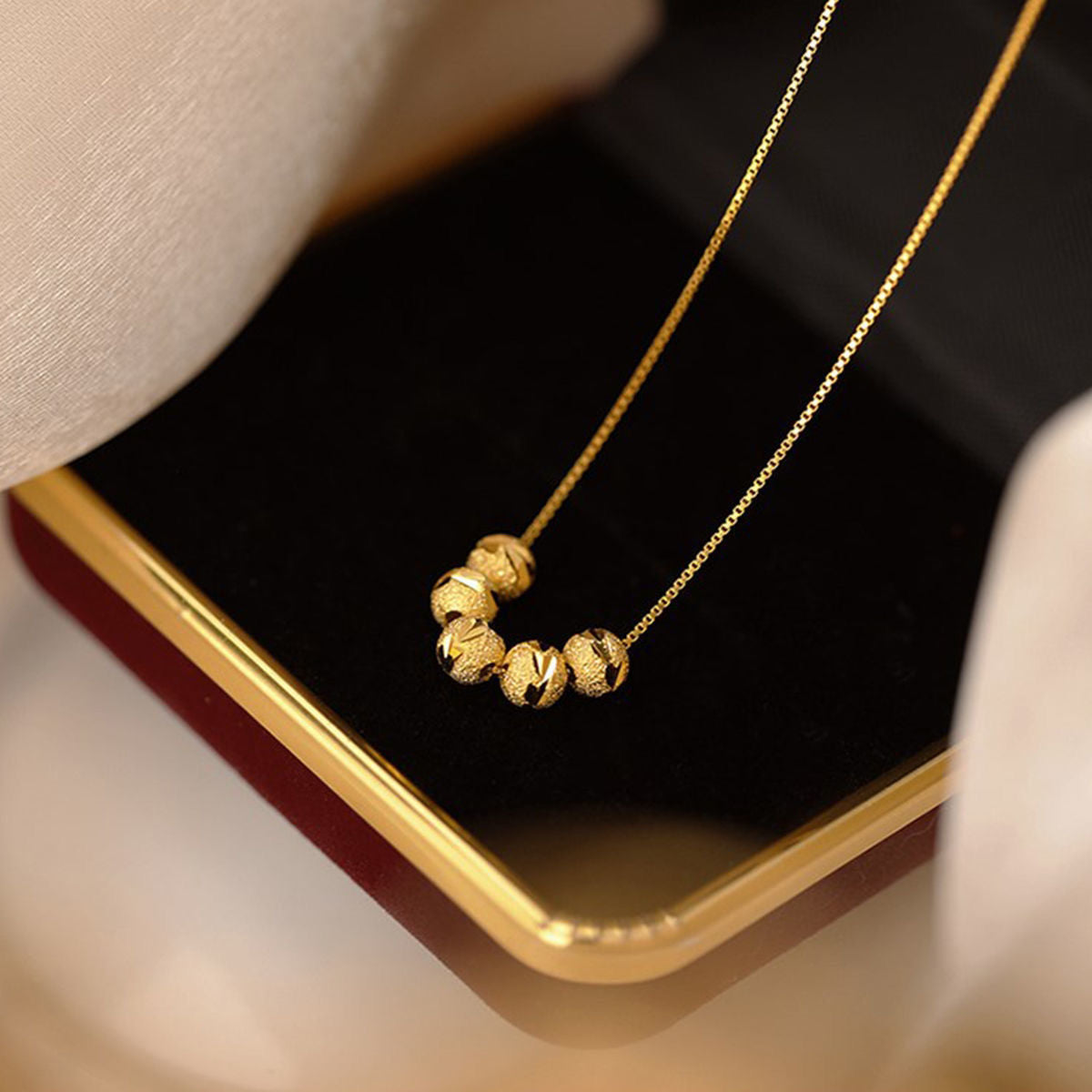 Women's Beads Personality Fashion Retro Affordable Luxury Design High-grade Clavicle Necklaces