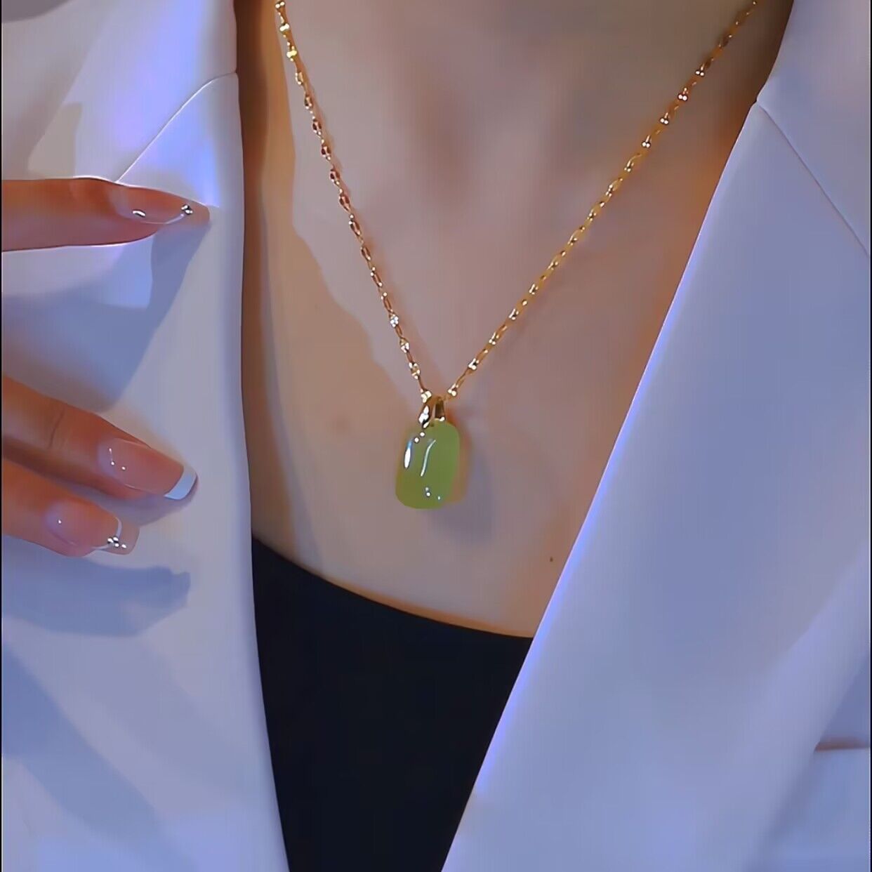 Women's Green Tranquility Peace Plate Simple Fashion Necklace