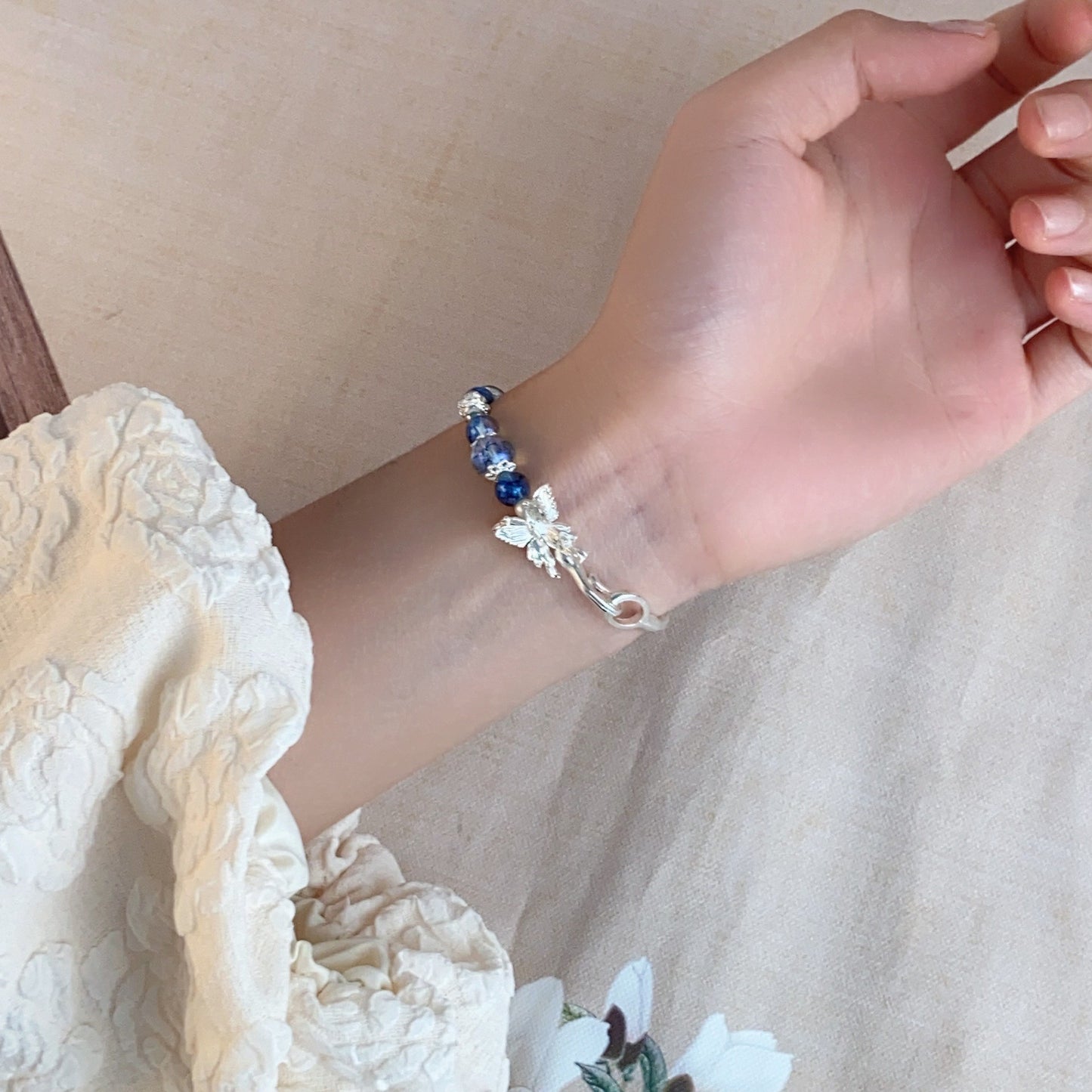 Women's Chinese Style Cool Blue Ice Fox Retro Graceful Bracelets