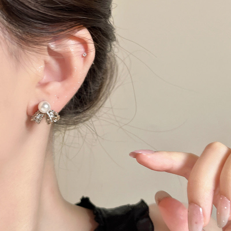 Women's Light Luxury Minority Design Sense Beautiful Gold Style Exquisite Refined Stud Earrings