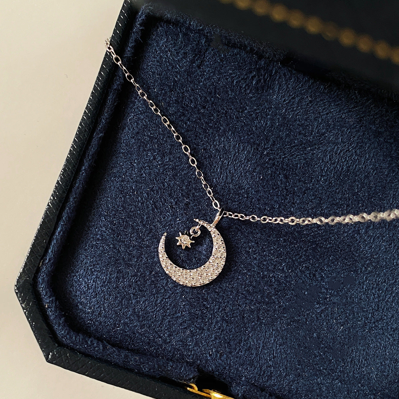 Moon Female Light Luxury Minority Design Clavicle Chain Necklaces