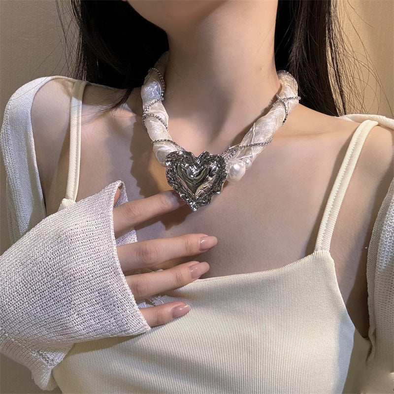 Women's Metal Heart Pearl Accessories For Niche Necklaces
