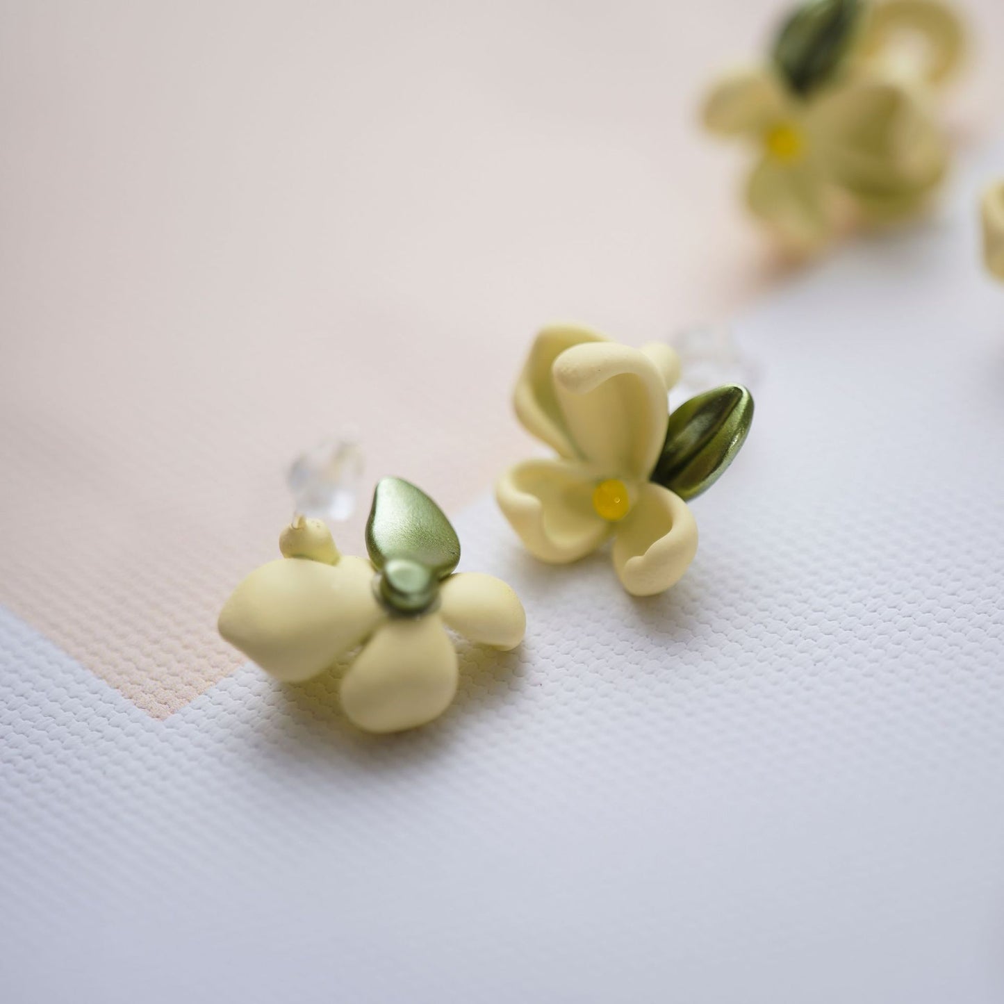 Inlaid Zircon Flower Elegant High-grade Pearl Earrings