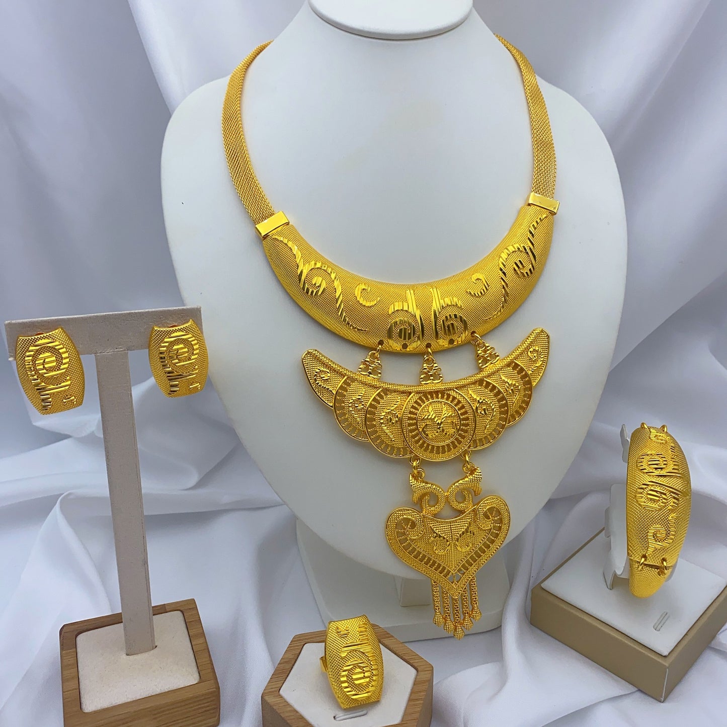 Innovative New Women's Gold-plated Bridal Indian Rings