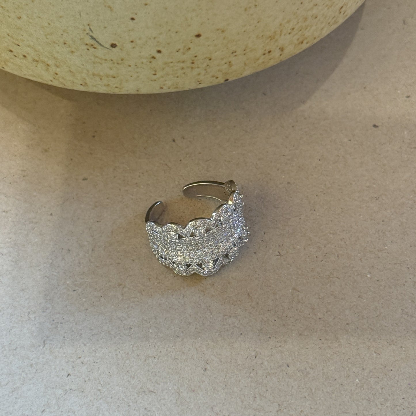Hollow French Retro Minority Carved High Sense Open Index Ring