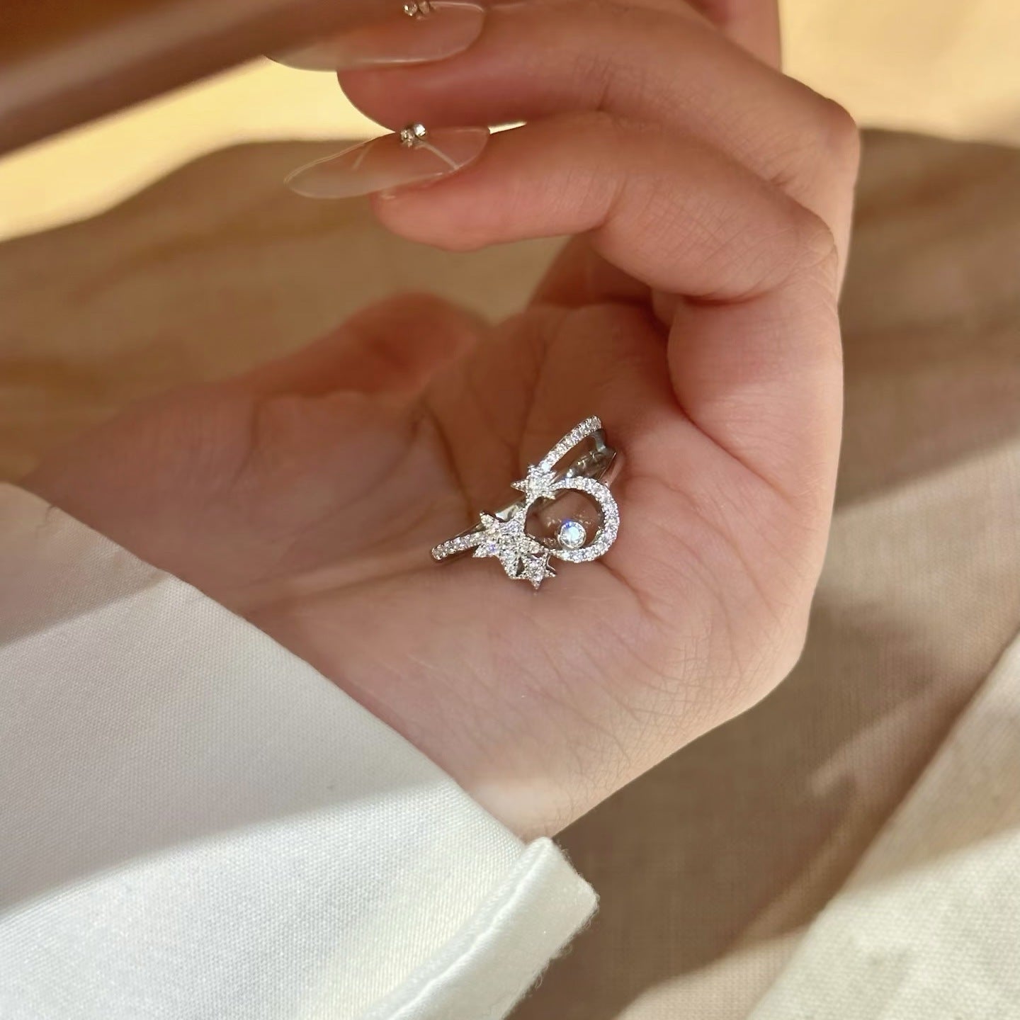 Women's Design Shiny Diamond High-grade Light Luxury Fashion Personalized Gourmet Rings