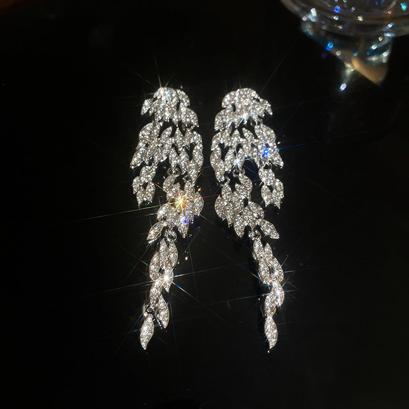 Women's Style Banquet Luxury Geometric Water Drop Light High-grade Party Earrings