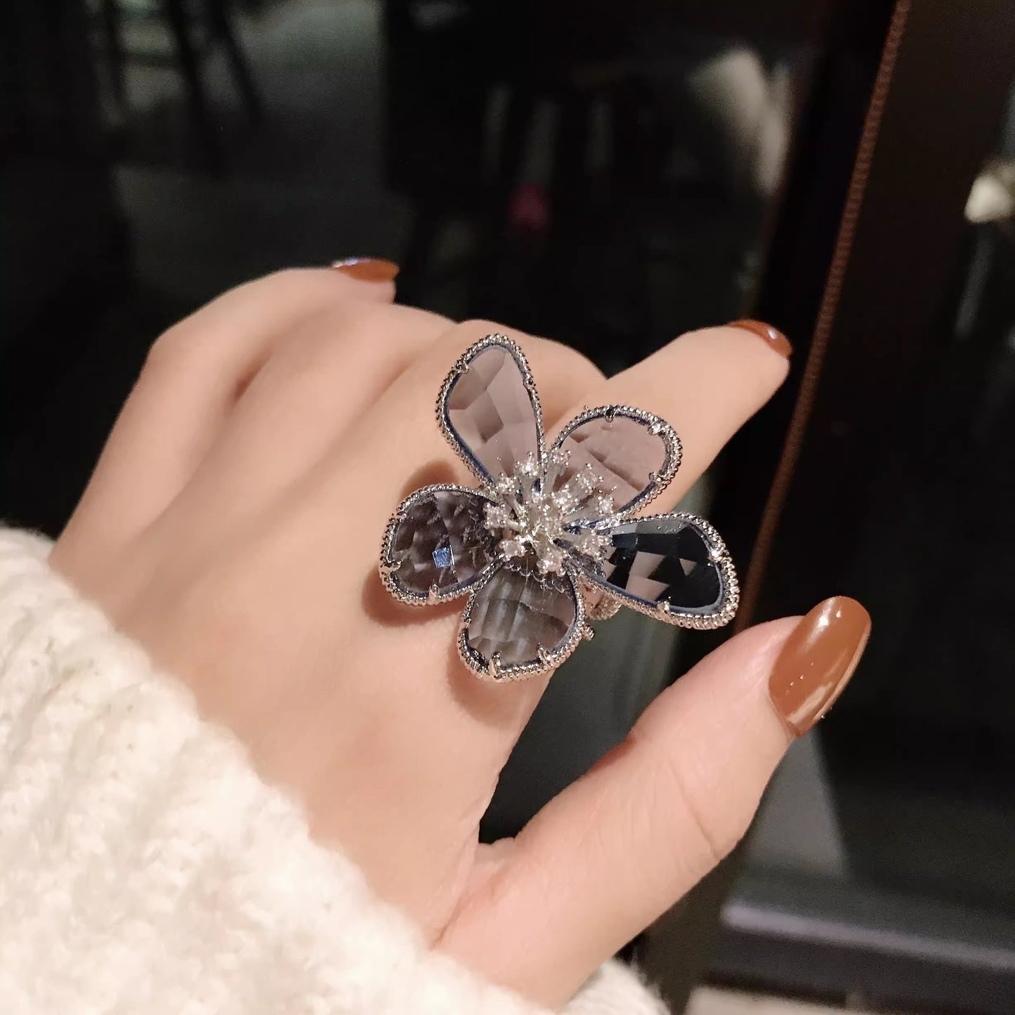 Women's Fashion Exaggerated Alloy Flower Light Luxury Minority Design Open Rings