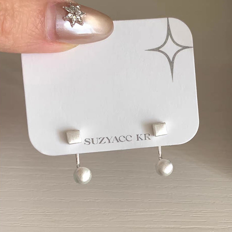 Simple Niche Geometric Cube Sugar Personality Fashion Commuter Light Luxury Stud Earrings
