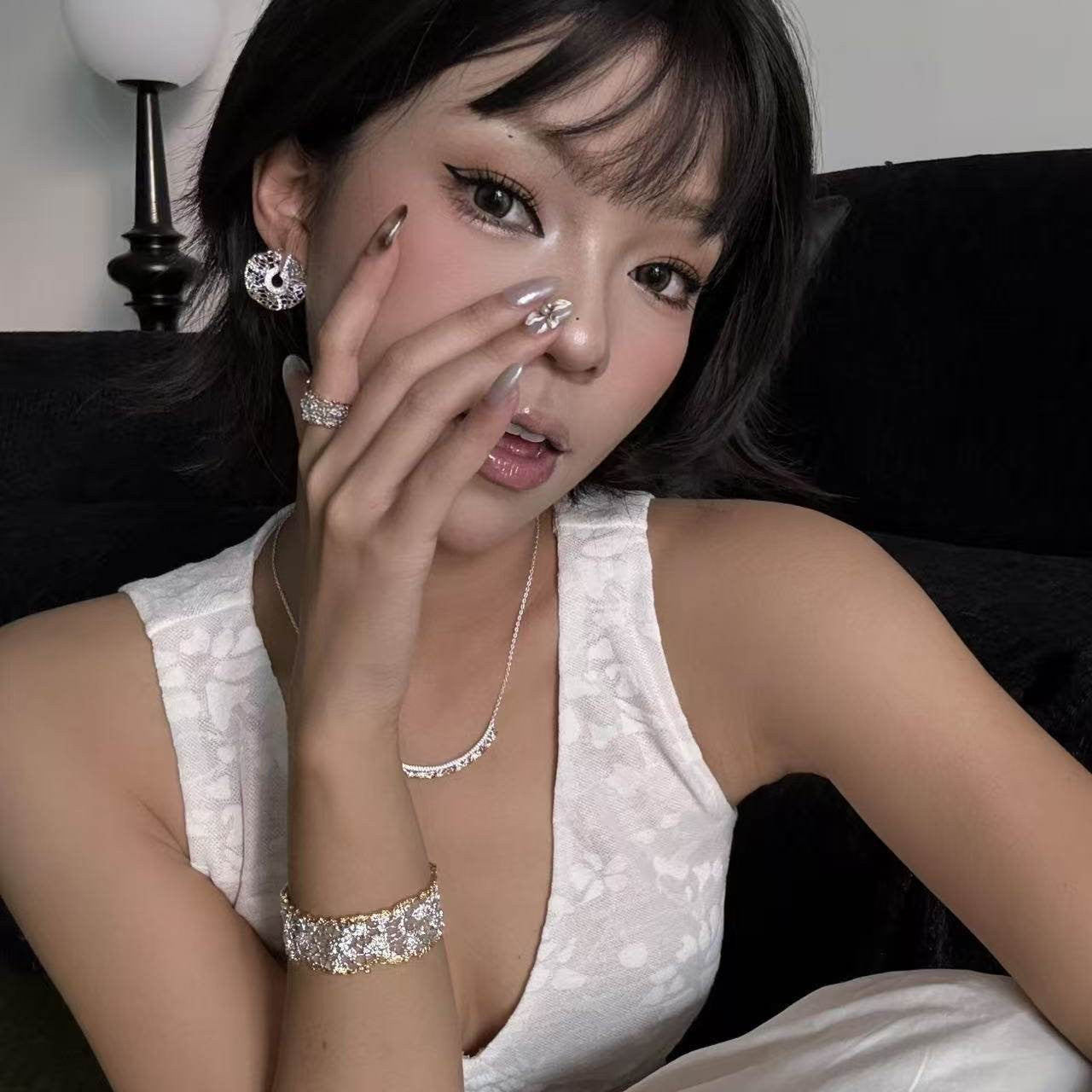 Lace Skirt Smile Design High-grade Mild Luxury Retro Hollow Clavicle Necklaces