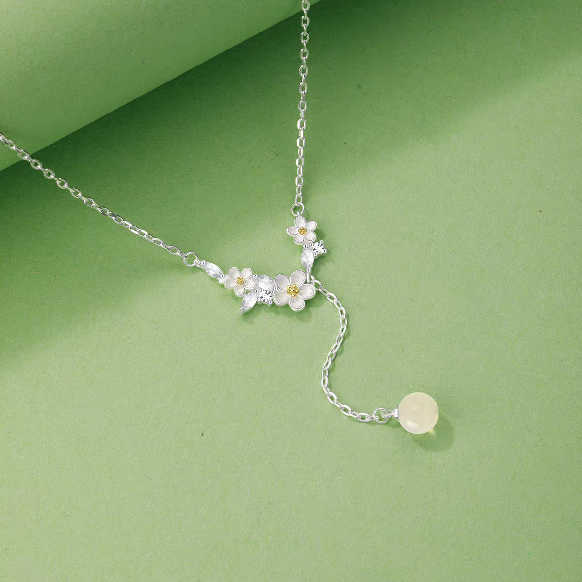 Women's White Copper Not To Evade Jasmine Flower Light Luxury Exquisite Necklaces