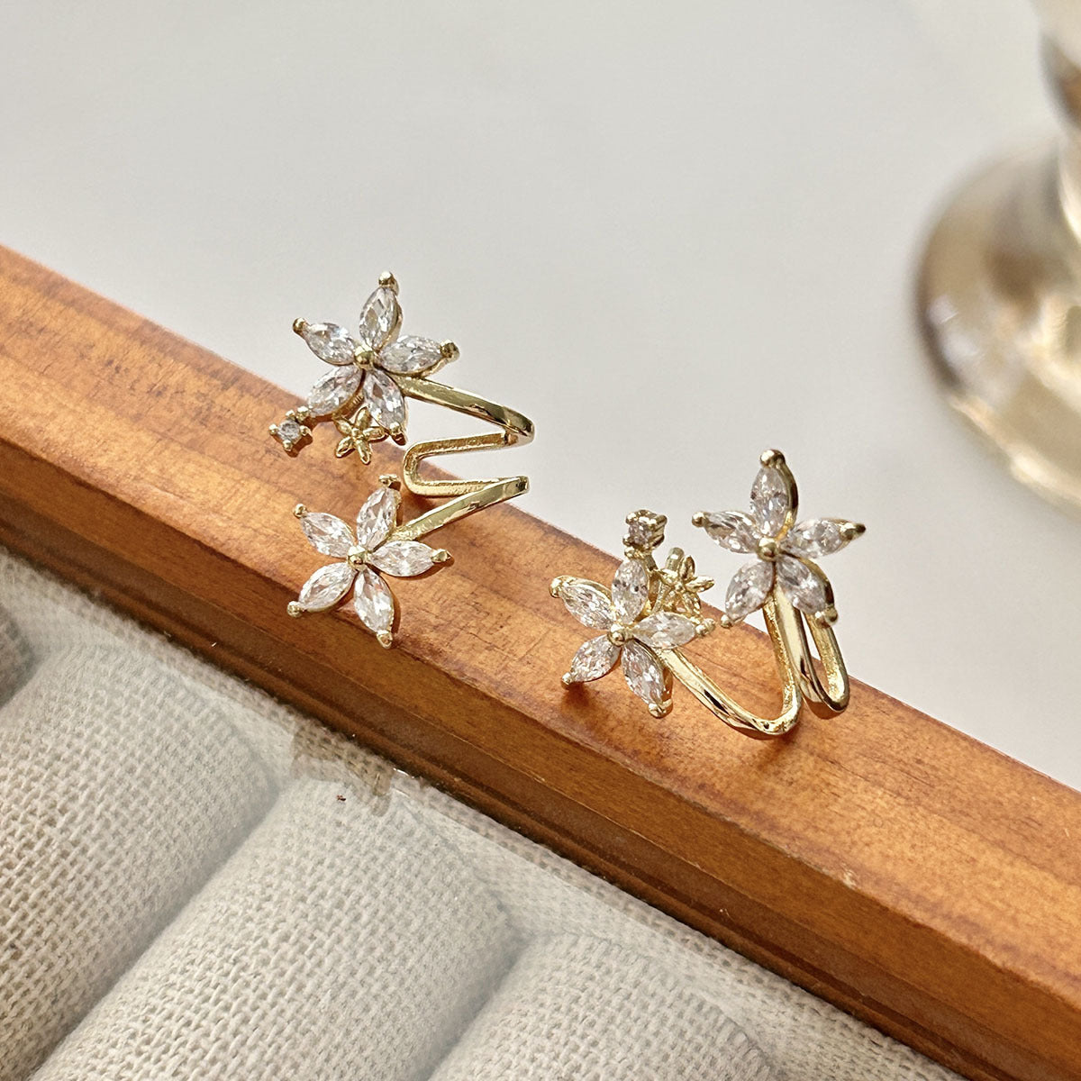 Women's High-grade Micro Inlaid Zircon Niche Design Stud Earrings