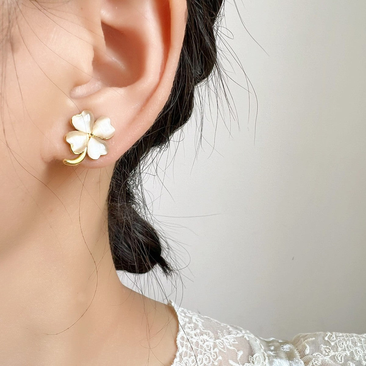 Four-leaf Flower Opal Ear Clip Without Pierced Mosquito Coil Earrings