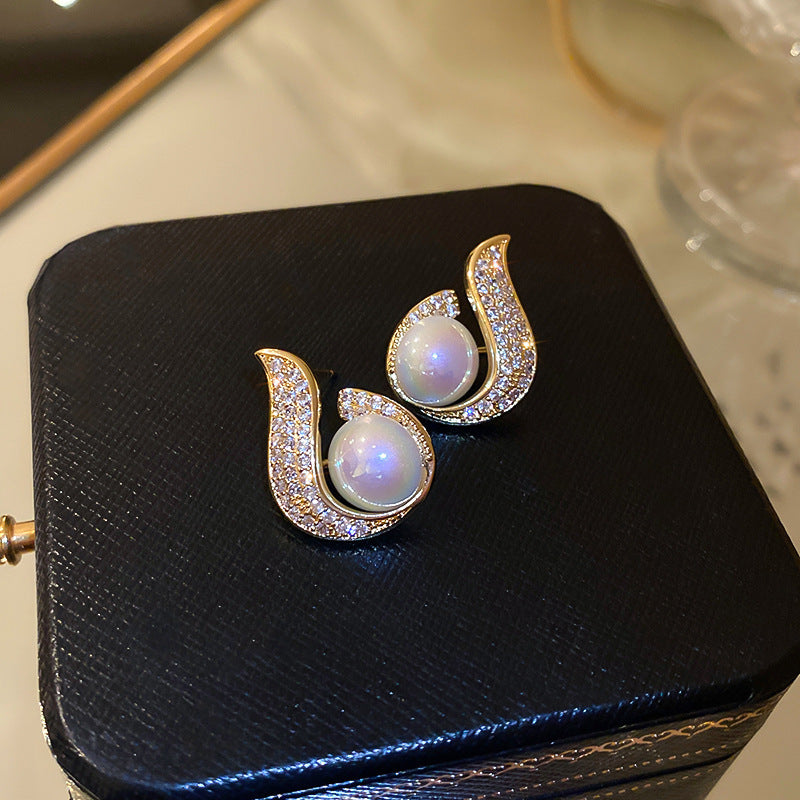 French Flash Zircon Flower Pearl Light Luxury Earrings