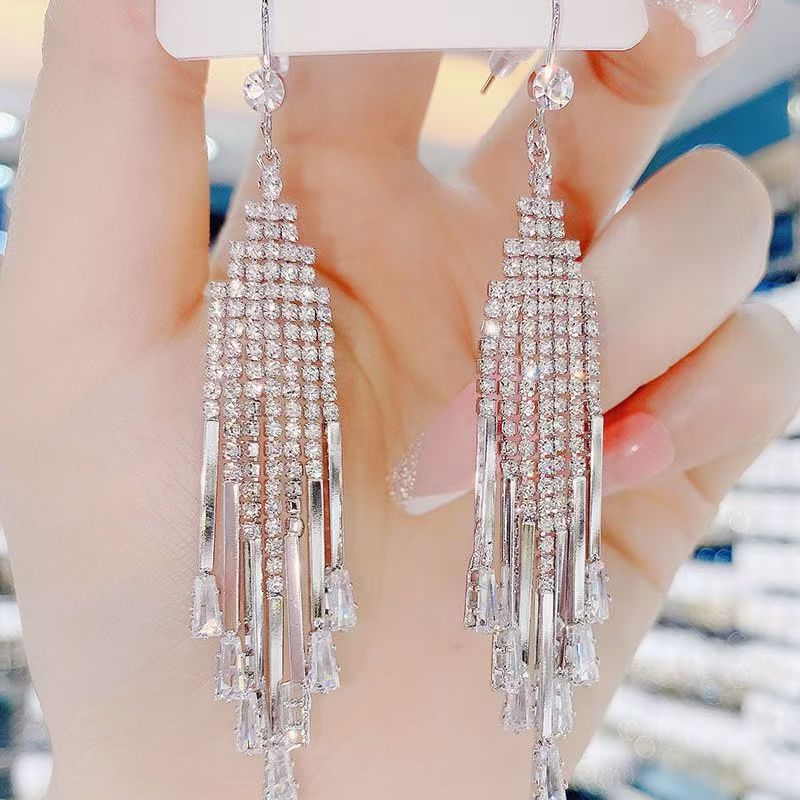 Fringe Trendy Elegant High-grade Full Diamond Light Earrings