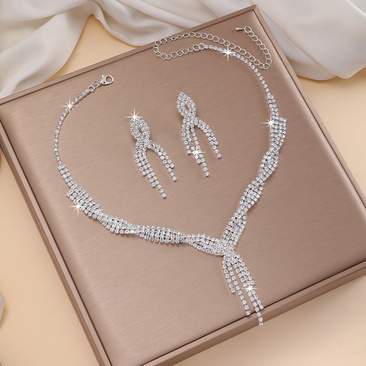 Women's Bridal Chain Wedding Banquet Dress For Necklace